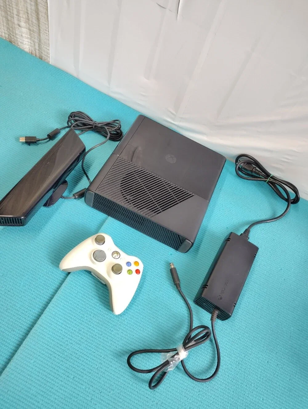 Microsoft XBOX 360 Console - Kinect Camera Sensor - Picture 11 of 11